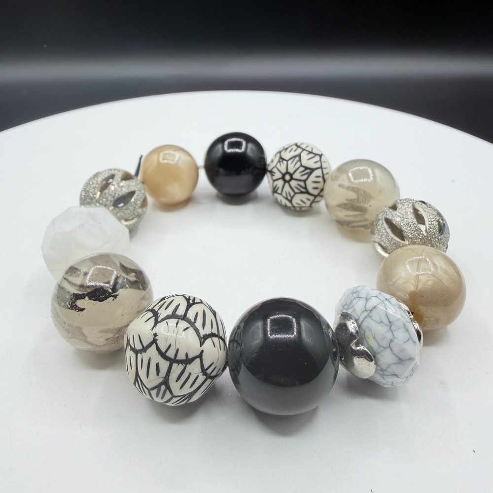 Chunky Black White Beaded Stretch Bracelet Floral Silver Tone Statement Jewelry